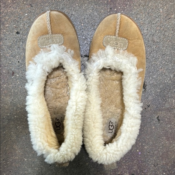UGG Women's Cozy Tan Sheepskin Slippers - Picture 3 of 4